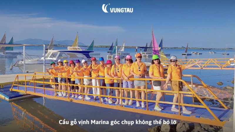 Cầu gỗ vịnh Marina góc chụp không thể bỏ lỡ