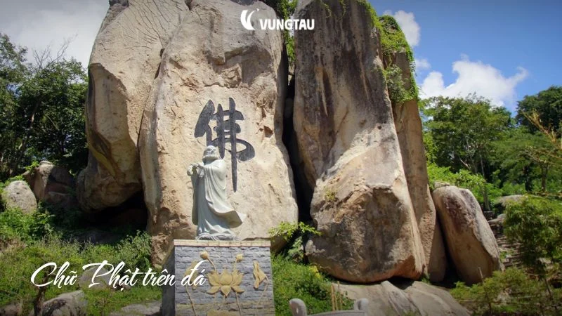 Chữ Phật trên đá