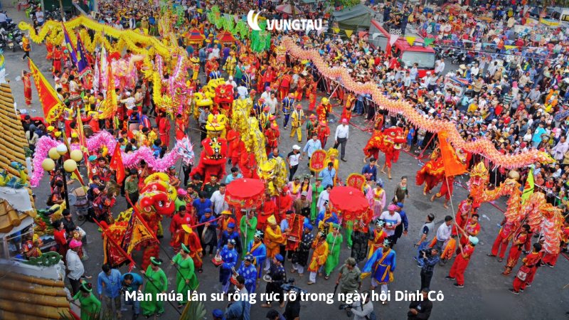 Màn múa lân sư rồng rực rỡ trong ngày hội Dinh Cô
