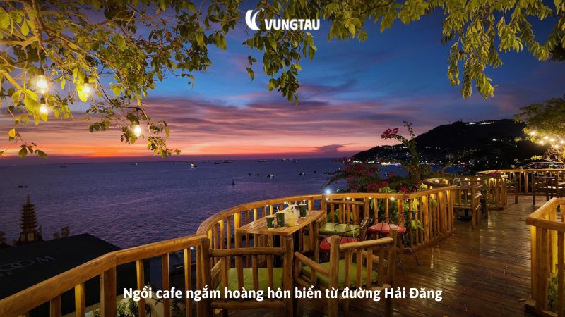 Ngồi cafe ngắm hoàng hôn biển từ đường Hải Đăng