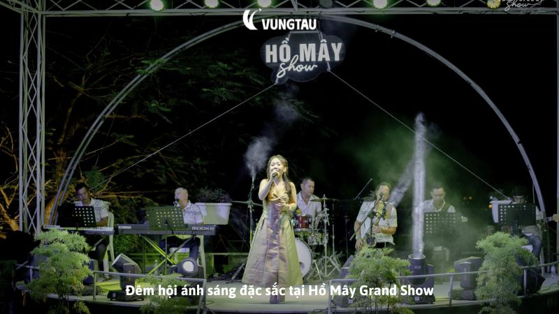 Đêm hội ánh sáng đặc sắc tại Hồ Mây Grand Show