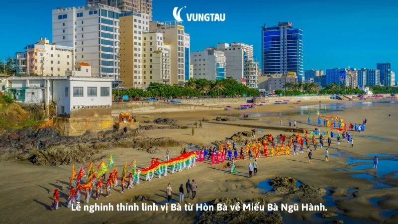 Lễ nghinh thỉnh linh vị Bà từ Hòn Bà về Miếu Bà Ngũ Hành.