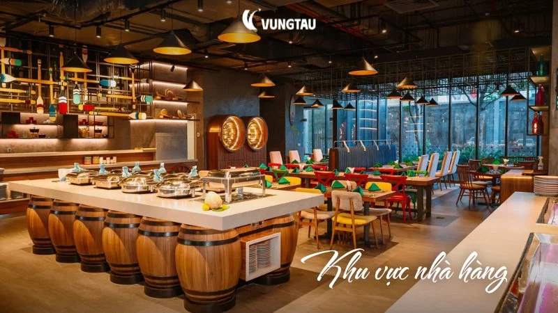 Ibis Styles - hồ bơi sân thượng 360 độ view biển