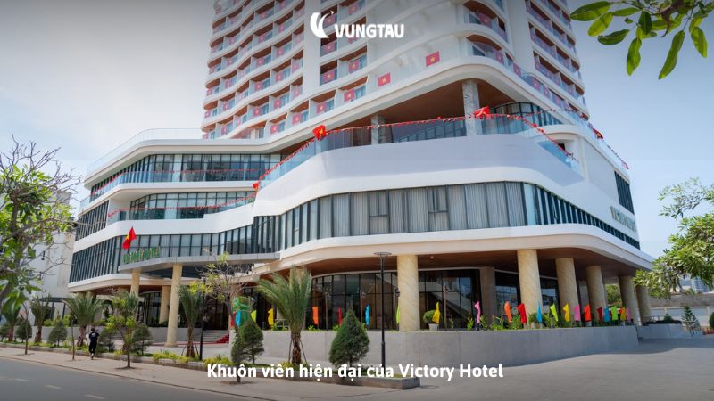 Khuôn viên hiện đại của Victory Hotel