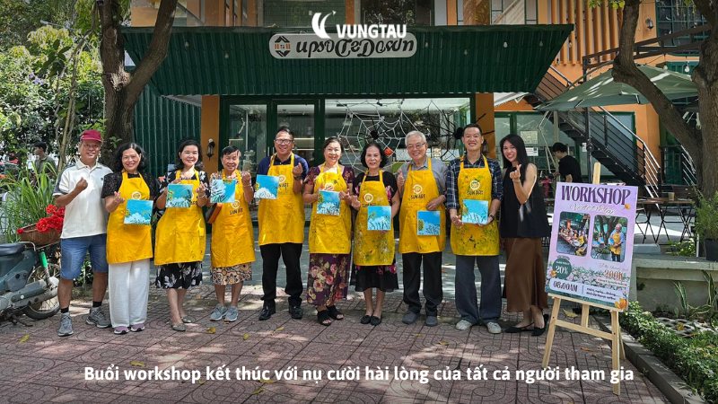 Buổi workshop kết thúc với nụ cười hài lòng của tất cả người tham gia