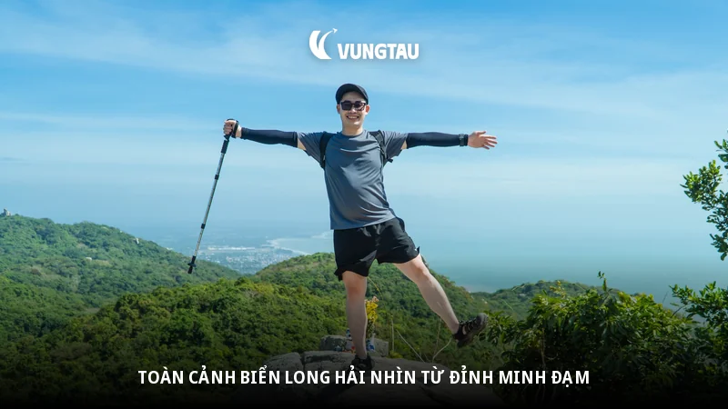 Toàn cảnh biển Long Hải nhìn từ đỉnh Minh Đạm