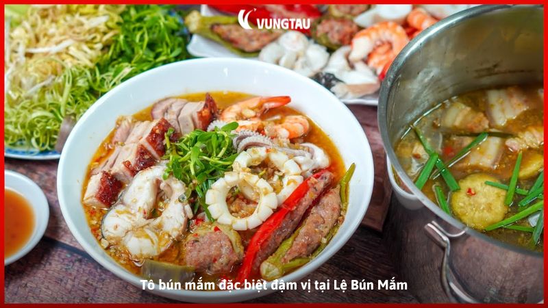 Tô bún mắm đặc biệt đậm vị tại Lệ Bún Mắm