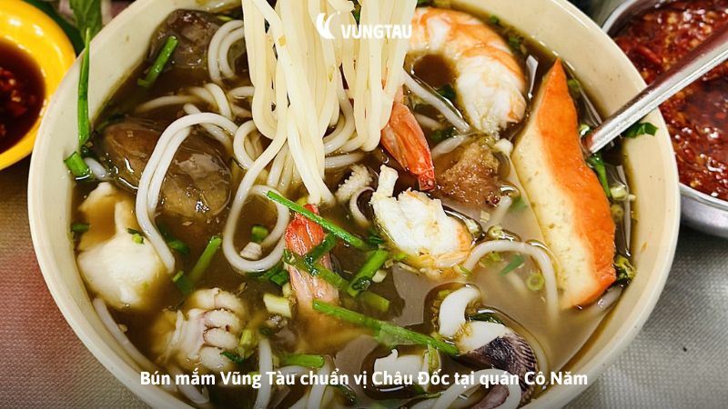 Bún mắm Vũng Tàu chuẩn vị Châu Đốc tại quán Cô Năm