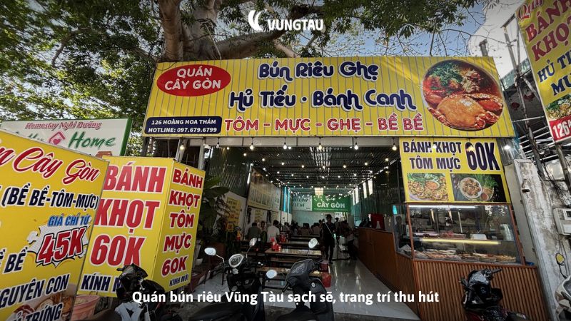 Quán bún riêu Vũng Tàu sạch sẽ, trang trí thu hút