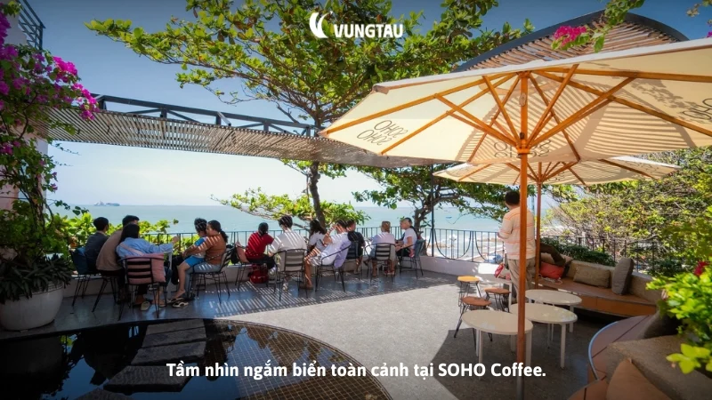 Tầm nhìn ngắm biển toàn cảnh tại SOHO Coffee.