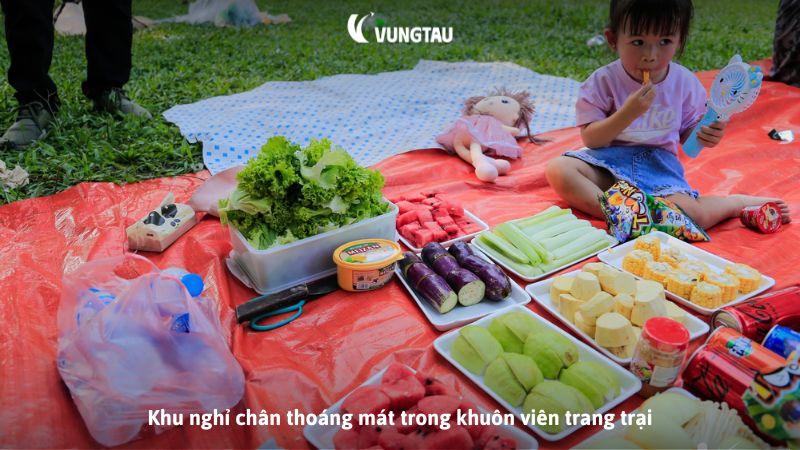 Khu nghỉ chân thoáng mát trong khuôn viên trang trại