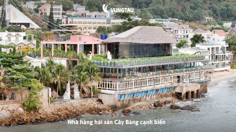 Nhà hàng hải sản Cây Bàng cạnh biển