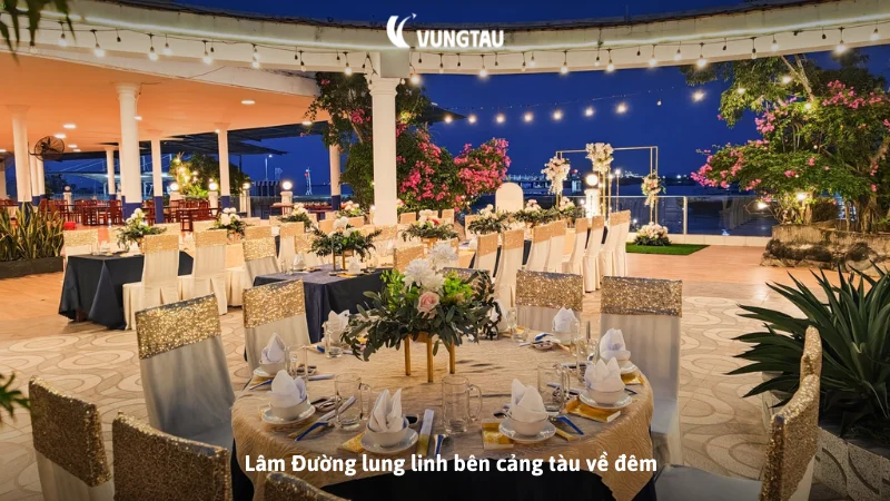 Lâm Đường lung linh bên cảng tàu về đêm