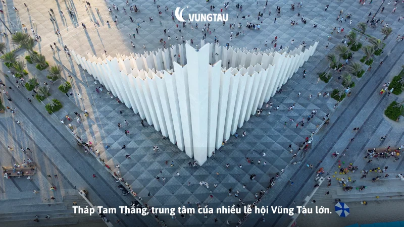 Tháp Tam Thắng, trung tâm của nhiều lễ hội Vũng Tàu lớn.