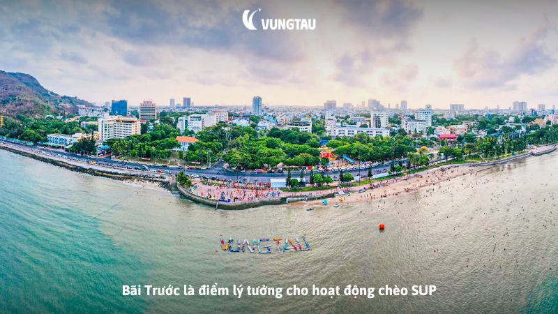 Bãi Trước là điểm lý tưởng cho hoạt động chèo SUP