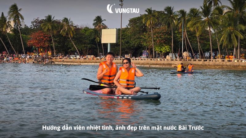 Hướng dẫn viên nhiệt tình, ảnh đẹp trên mặt nước Bãi Trước