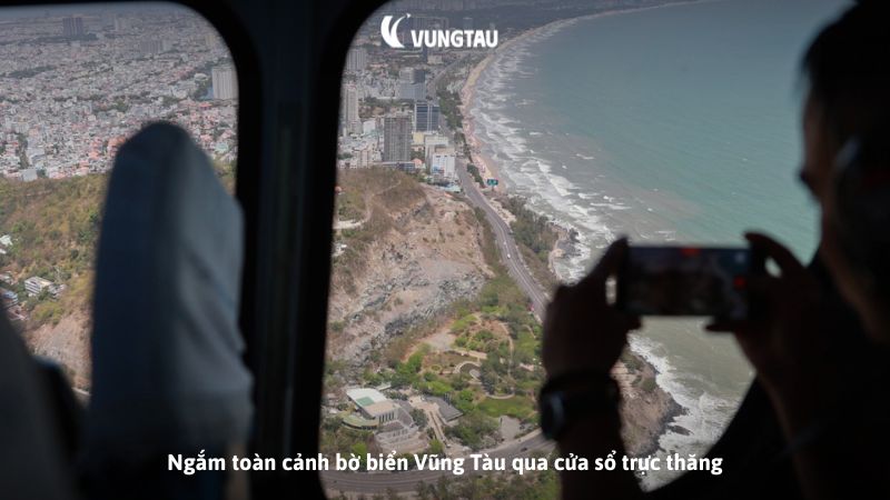 Ngắm toàn cảnh bờ biển Vũng Tàu qua cửa sổ trực thăng